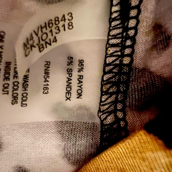 Calvin Klein blk & tan leopard print top. NWOT - Picture 7 of 7